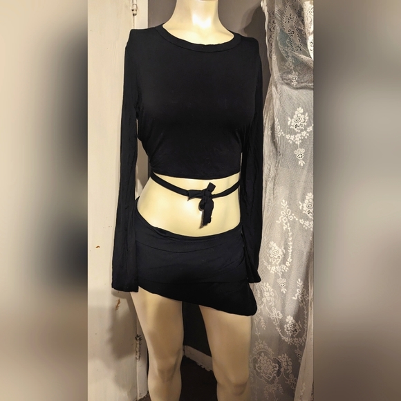Black long sleeve crop top strapy Urban outfitters sexy club yoga swoop neck - Picture 1 of 8